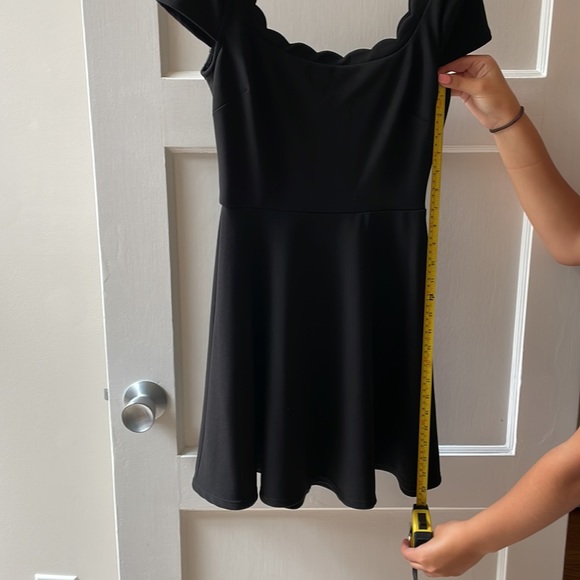 Scalloped Juniors Black Dress - Picture 6 of 6